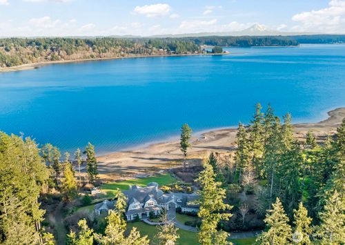 7104 E Grapeview Loop Rd, Allyn, WA, 98524-9752 | Card Image