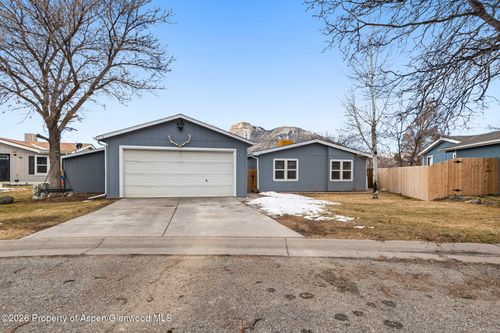 106 Cedar Cir, Parachute, CO, 81635-9468 | Card Image