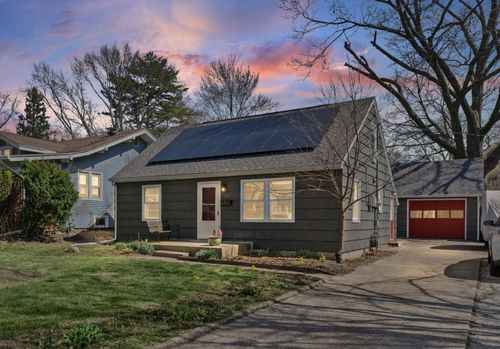 910 Lynn St, Urbana, IL, 61801-5206 | Card Image