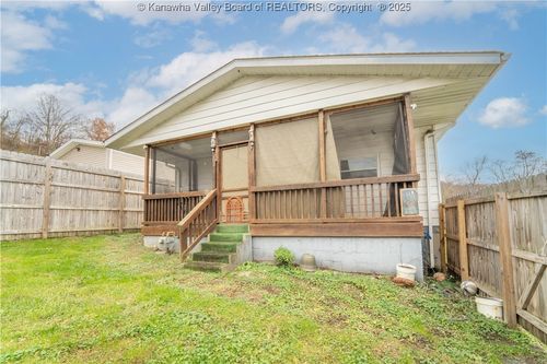 110 Carte St, Saint Albans, WV, 25177-2623 | Card Image