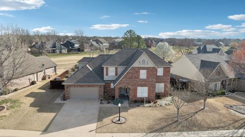 9201 N 101st East Ave, Owasso, OK, 74055-6832 | Card Image