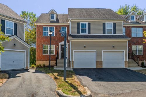 6501 Walnut Fork Dr, Westerville, OH, 43081-7121 | Card Image