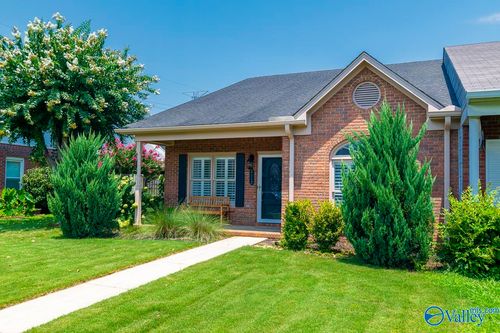 2112 Yorkshire Se, Decatur, AL, 35601-3471 | Card Image