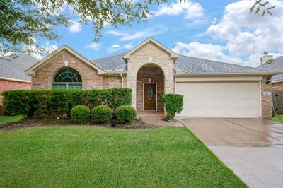 2000 Golden Creek Lane, House other with 4 bedrooms, 2 bathrooms and null parking in Richmond TX | Image 1