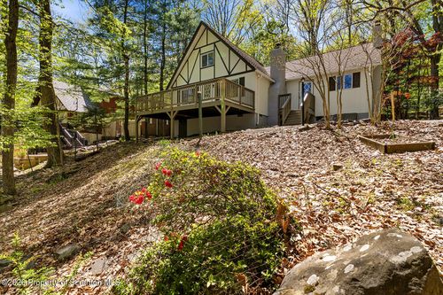138 Sandstone Dr, Dingmans Ferry, PA, 18328-4039 | Card Image
