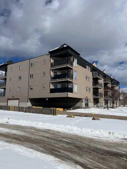 207-4502 52 Ave, Whitecourt, AB, T7S0C4 | Card Image