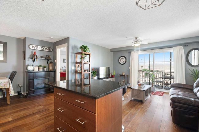 3301 - 279 Copperpond Common Se, Home with 2 bedrooms, 2 bathrooms and 1 parking in Calgary AB | Image 25