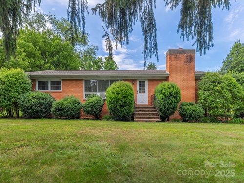 49 Walnut Ford Rd, Waynesville, NC, 28785-8957 | Card Image