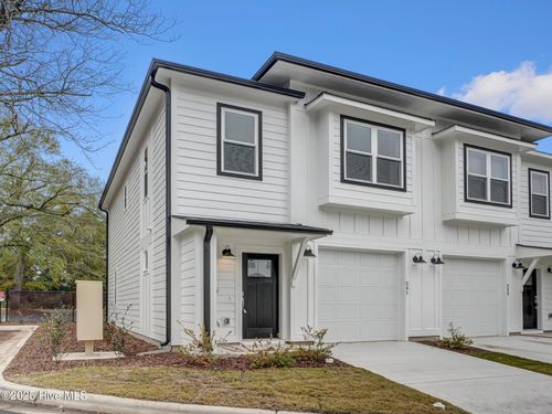 241-241 Townhome Ln, Southern Pines, NC, 28387-7447 | Card Image