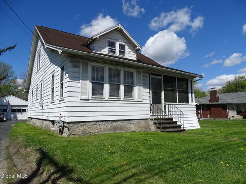90 Cohoes Road, Colonie, NY, 12189 | Card Image