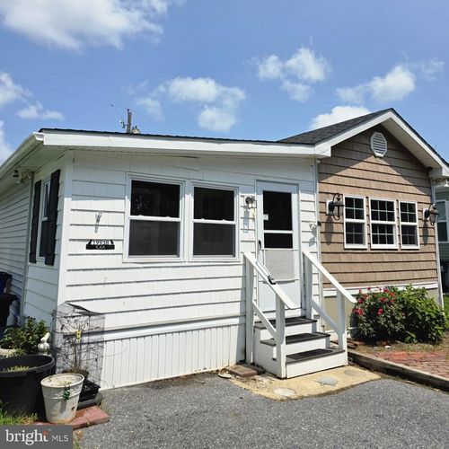 19938 Center Ave, REHOBOTH BEACH, DE, 19971-3811 | Card Image