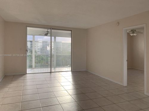 h404-2855 Leonard Dr, Aventura, FL, 33160-3940 | Card Image