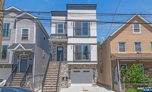 213 Pine St, Elizabeth, NJ, 07206-1911 | Card Image