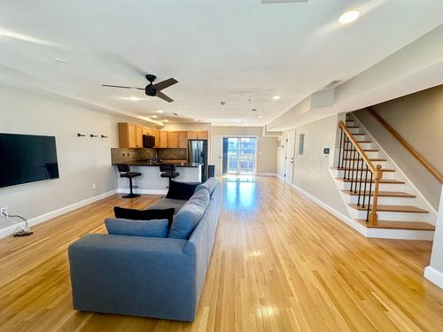 apt-6-32 Parker St, Boston, MA, 02129-1252 | Card Image