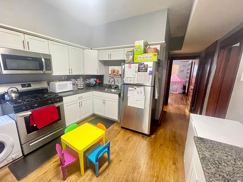 4014 W Cornelia Ave, Chicago, IL, 60641-3900 | Card Image