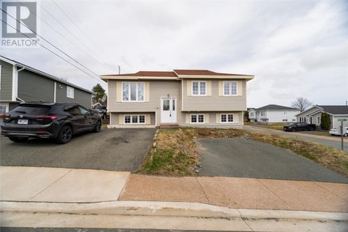 6 Alice Dr, St. John's, NL, A1B4N8 | Card Image