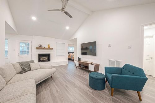 26415 Hunters Hollow Dr, Spring, TX, 77380-1255 | Card Image