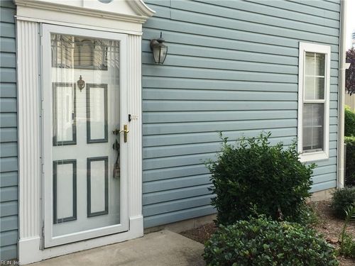 136 Seaside Ln, Virginia Beach, VA, 23462-7642 | Card Image