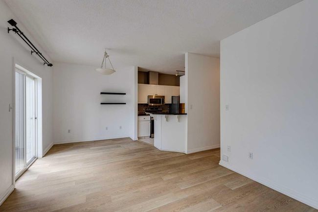 302 - 42 6a St Ne, Condo with 2 bedrooms, 2 bathrooms and 1 parking in Calgary AB | Image 13