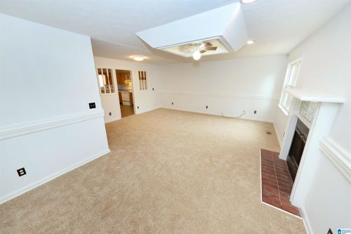 5804 Woodgate Cir, ANNISTON, AL, 36206-2612 | Card Image