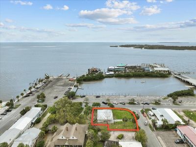 373 1 St Street, House other with 3 bedrooms, 2 bathrooms and null parking in Cedar Key FL | Image 2