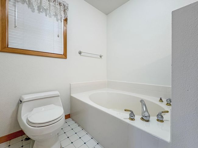 Primary Bathroom | Image 29