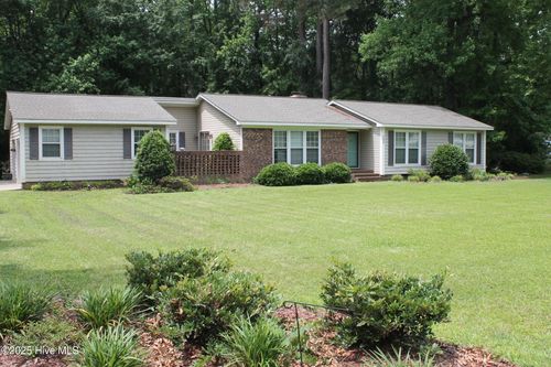 125 Elizabeth Dr, Whiteville, NC, 28472-5631 | Card Image