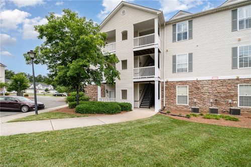 90-3009 Winston Dr, Burlington, NC, 27215-9196 | Card Image