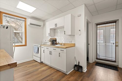 5b-8-R North St, Plymouth, MA, 02360-3694 | Card Image