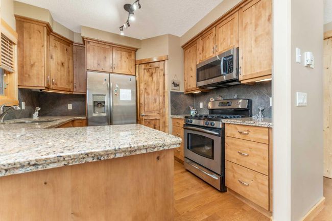 321 - 107 Armstrong Place, Home with 2 bedrooms, 2 bathrooms and 2 parking in Canmore AB | Image 6