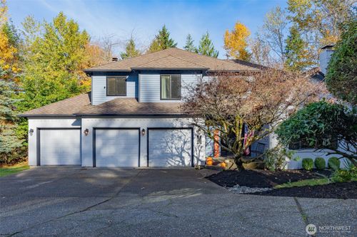 7947 138th Ave Se, Newcastle, WA, 98059-3253 | Card Image