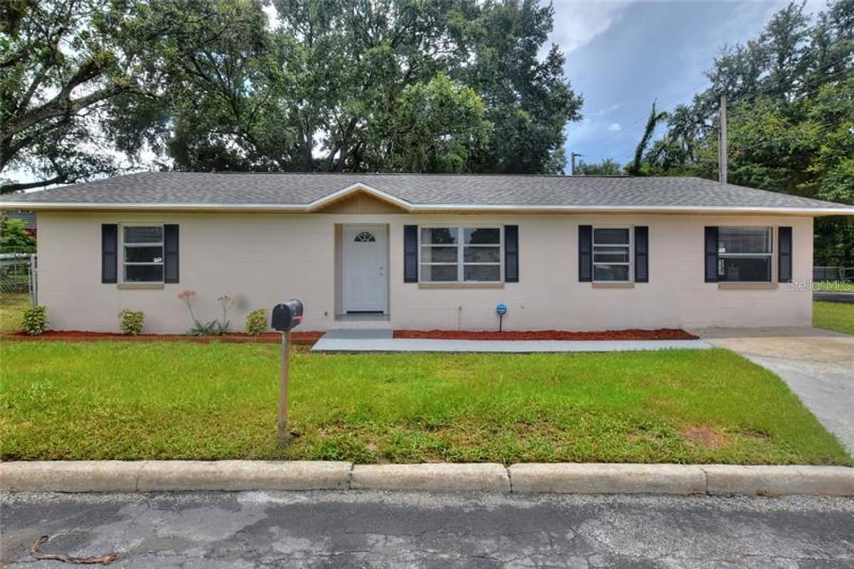 Valencia St, Lakeland, FL 33805