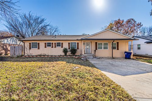 2976 Mark Twain Dr, Farmers Branch, TX, 75234-2130 | Card Image