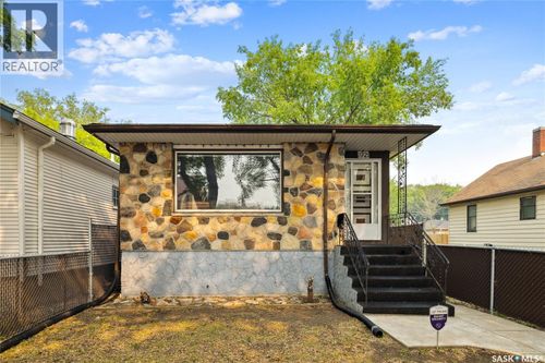 1921 Toronto St, Regina, SK, S4P1M9 | Card Image