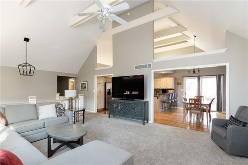 7203 Nw Eastside Dr, Weatherby Lake, MO, 64152-1841 | Card Image