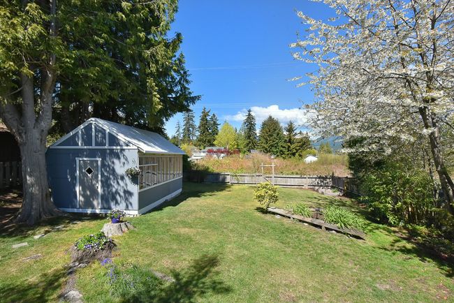 5768 Pebble Crescent, House other with 2 bedrooms, 1 bathrooms and null parking in Sechelt BC | Image 18