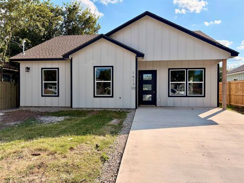 1613 1/2 2nd St, Brownwood, TX, 76801-4215 | Card Image