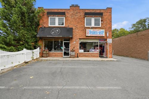 d-655 Middle Country Road, Smithtown, NY, 11780 | Card Image