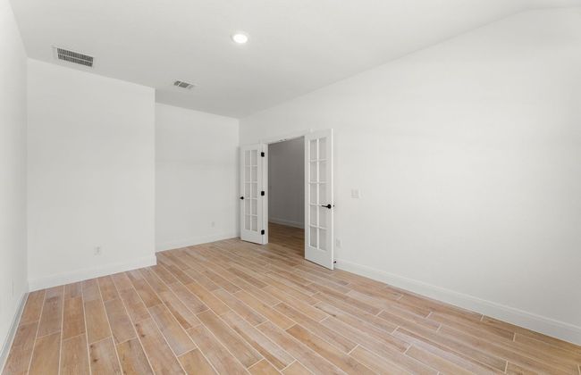 296 Muddy Creek Way, House other with 3 bedrooms, 3 bathrooms and 2 parking in Kyle TX | Image 13