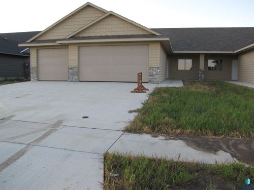 812 Shirley Ave, Harrisburg, SD, 57032 | Card Image