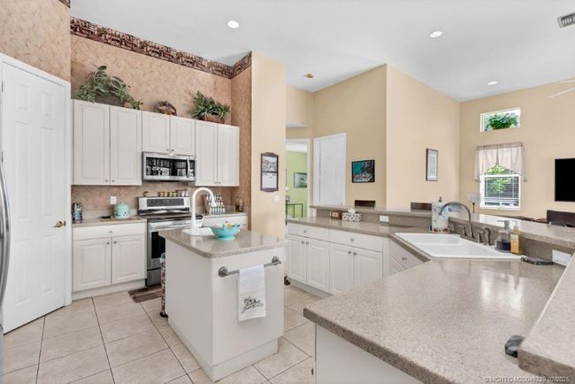 2712 Sw Bear Paw Trl, House other with 4 bedrooms, 3 bathrooms and 3 parking in Palm City FL | Image 22