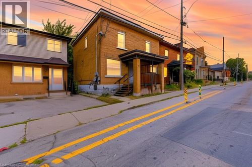 48 Locke St S, Hamilton, ON, L8P3Z8 | Card Image