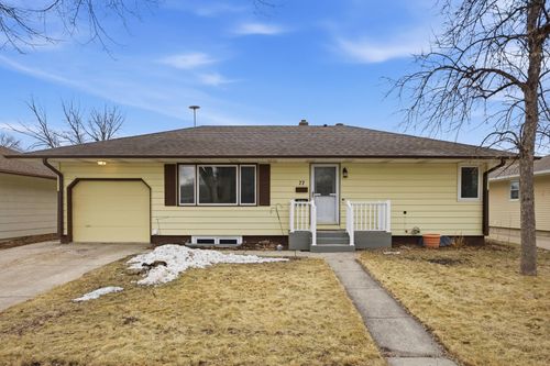 77 18th Avenue N, Fargo, ND, 58102 | Card Image