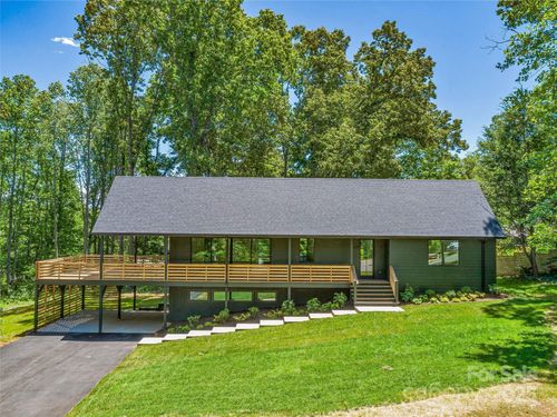 117 English Dr, Candler, NC, 28715-1220 | Card Image