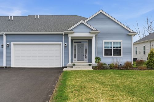 26-48 Crestwood Circle, Northbridge, MA, 01588 | Card Image