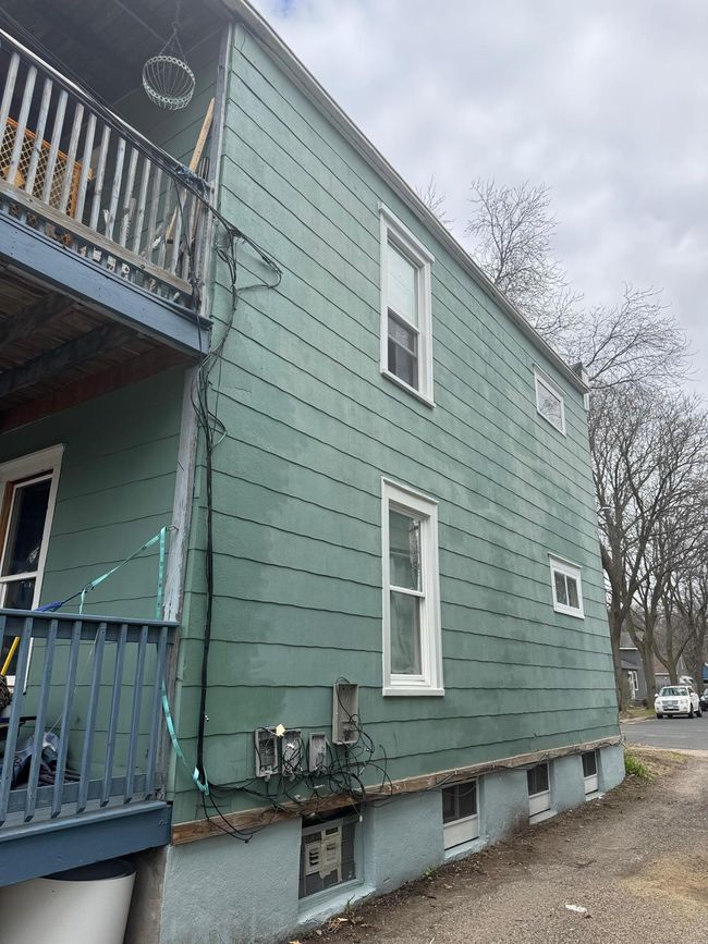 Side exterior 1.jpeg | Image 6