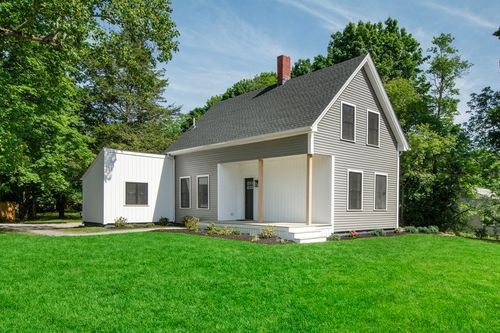 215 Gardner St, Hingham, MA, 02043-3745 | Card Image