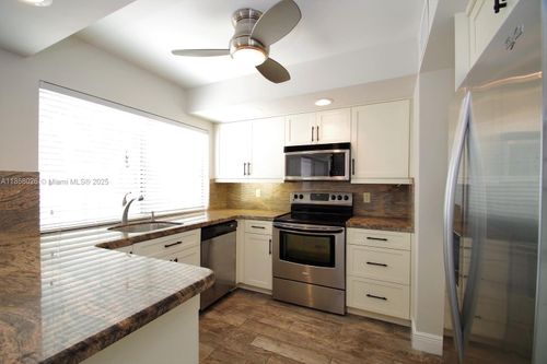 264-3010 Willow Ln, Hollywood, FL, 33021-2649 | Card Image