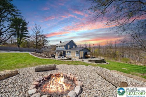 3224 Middle Easton Belmont Pike, Stroudsburg, PA, 18360-6927 | Card Image