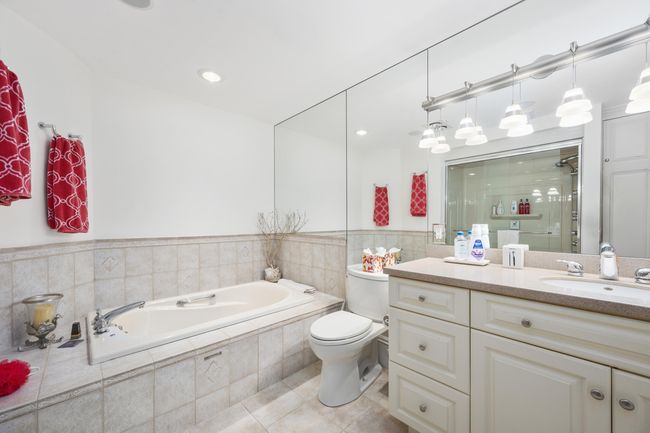 Bathroom #3 | Image 25